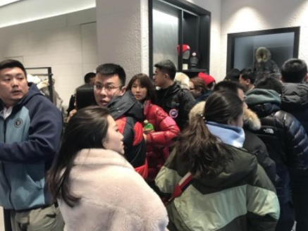 曾被抵制的“加拿大鹅”北京开业：顾客如织 营业如常