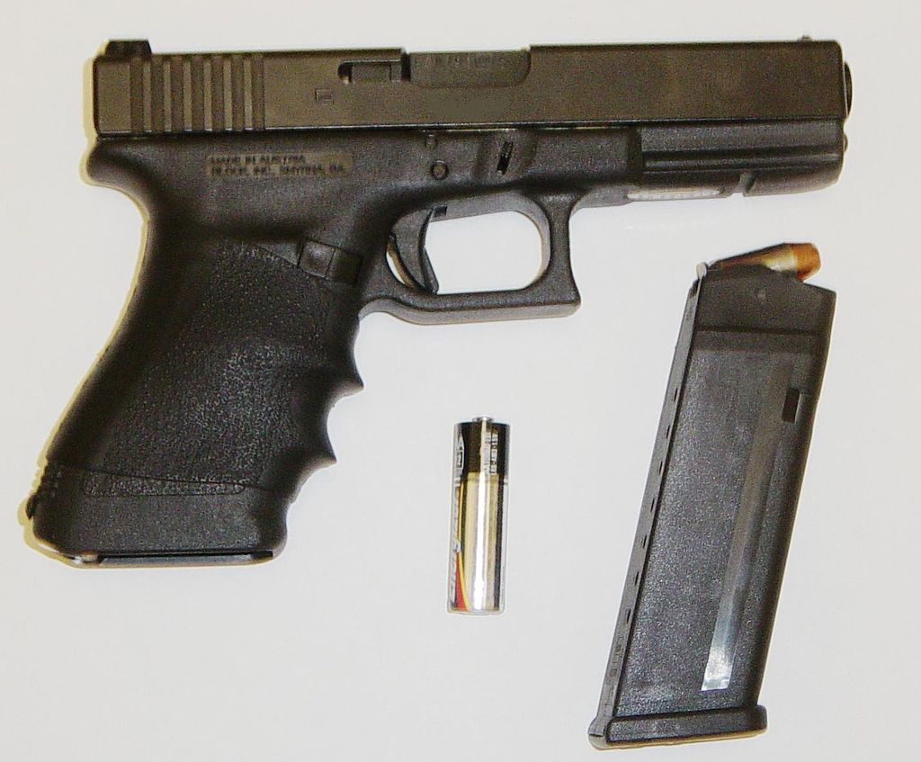 1024px-Glock_21_Avriette.jpg