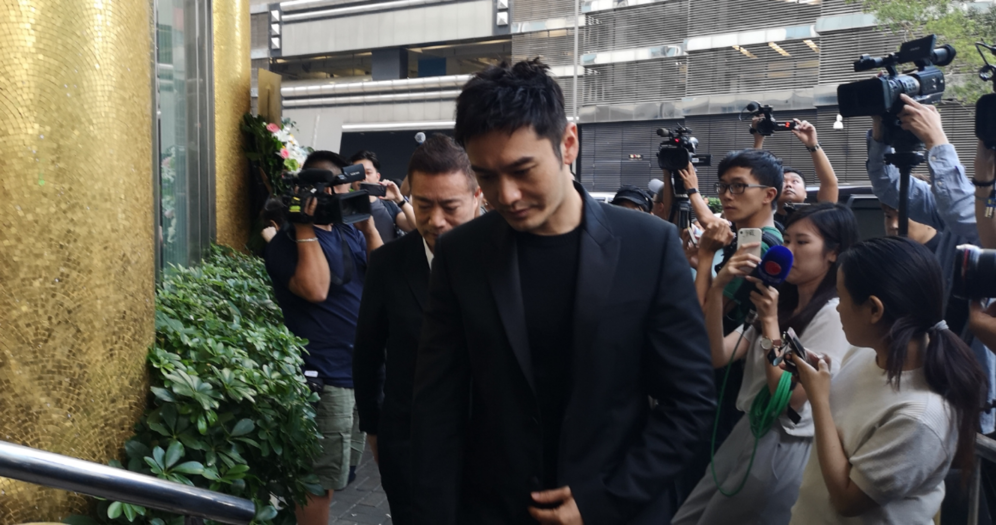 金庸丧依举行 马云张纪中黄晓明前往吊唁