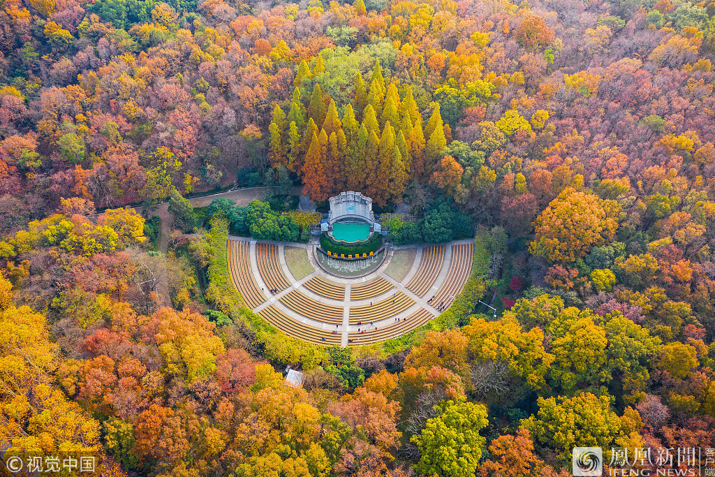 2018年11月20日,无人机航拍南京钟山风景区景色.