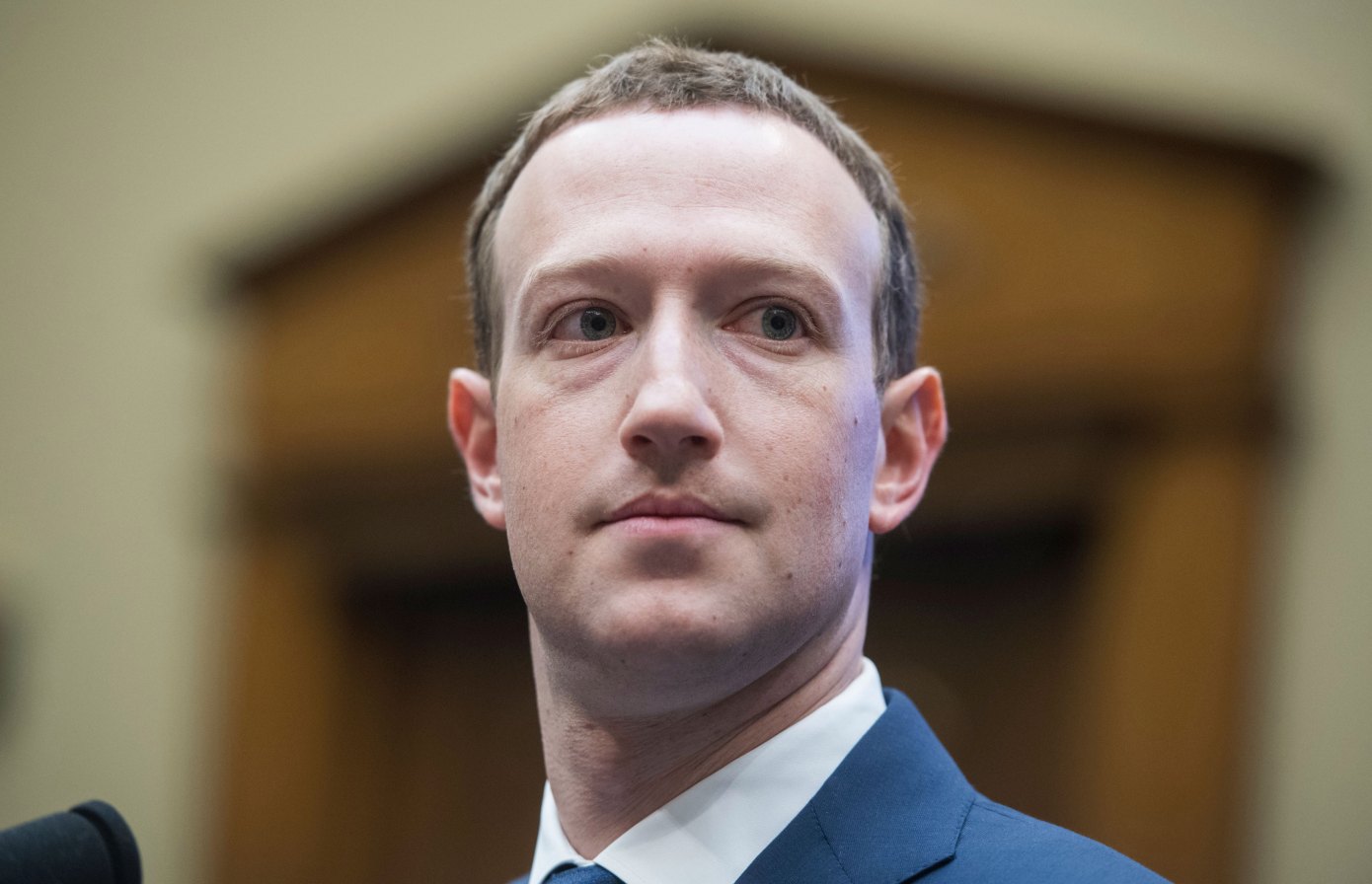 扎克伯格回应Facebook危机：不会卸任董事长