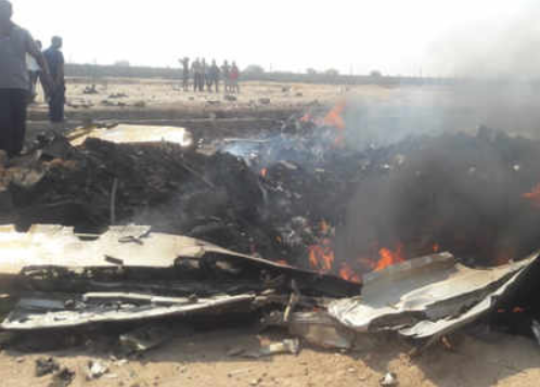 印度空军一架飞机坠毁 飞行员安全着陆