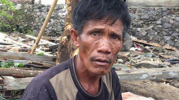 救母还是救妻？印尼男子在海啸中作悲伤抉择