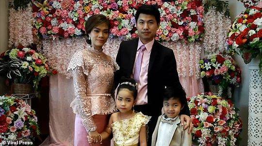 泰国龙凤双胞胎结婚：哥哥（Guitar）和妹妹（Kiwi）