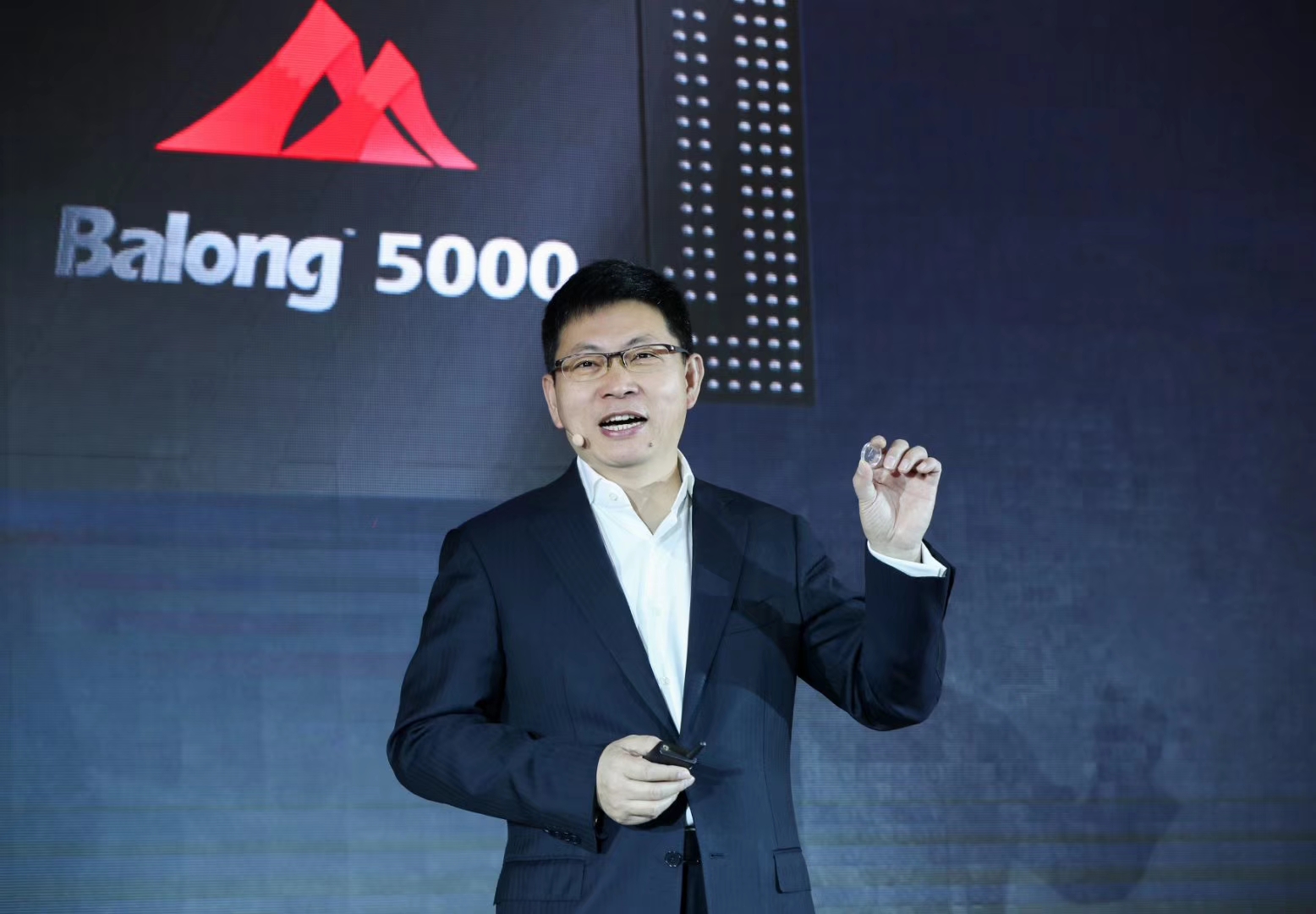 华为发布5G终端基带芯片巴龙5000 2月份将推5G折叠屏手机