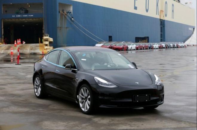 特斯拉回应Model3被扣：铭牌打错，与海关达成整改方案