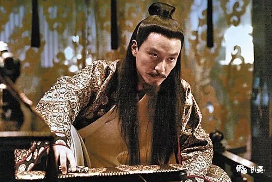 王家卫两大金字招牌：张震和梁朝伟，谁比谁更缺钱？