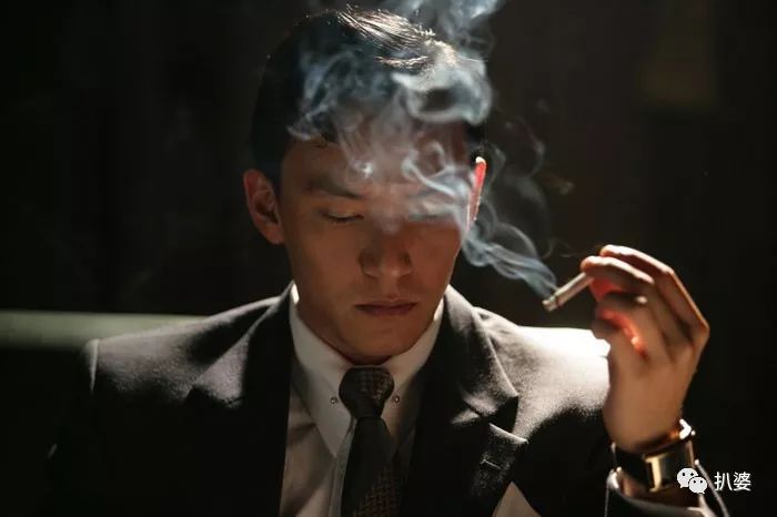 王家卫两大金字招牌：张震和梁朝伟，谁比谁更缺钱？