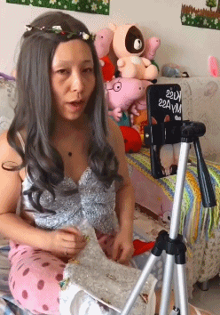被网红滤镜毁掉的中国女孩