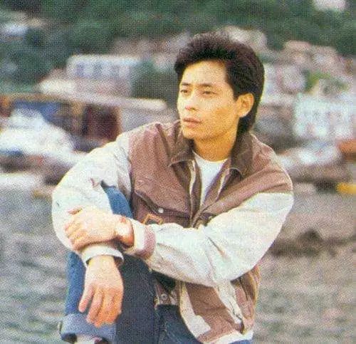 一代歌王惨遭投毒，9年后重返歌坛：这是我最好的复仇
