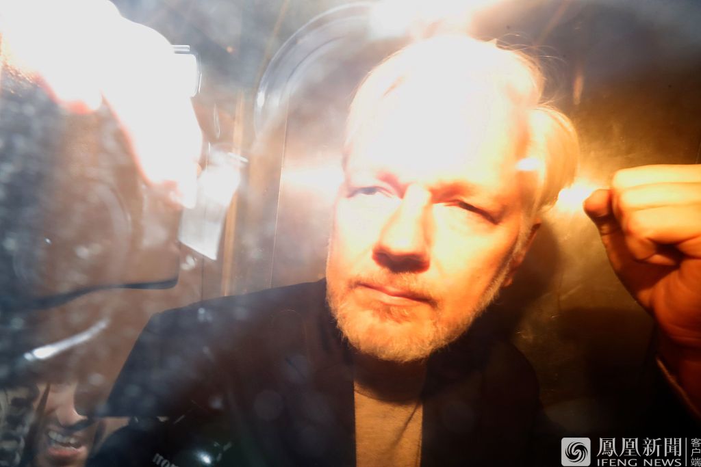 阿桑奇在英国被判入狱50周