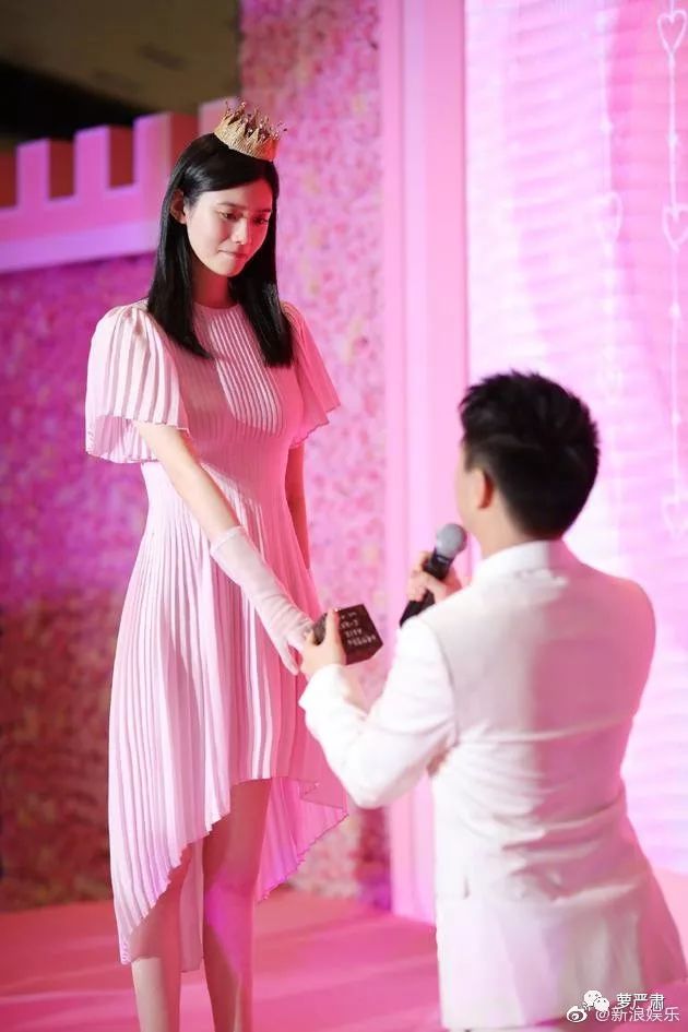 奚梦瑶的盛大求婚仪式，有钱人的审美好奇怪？