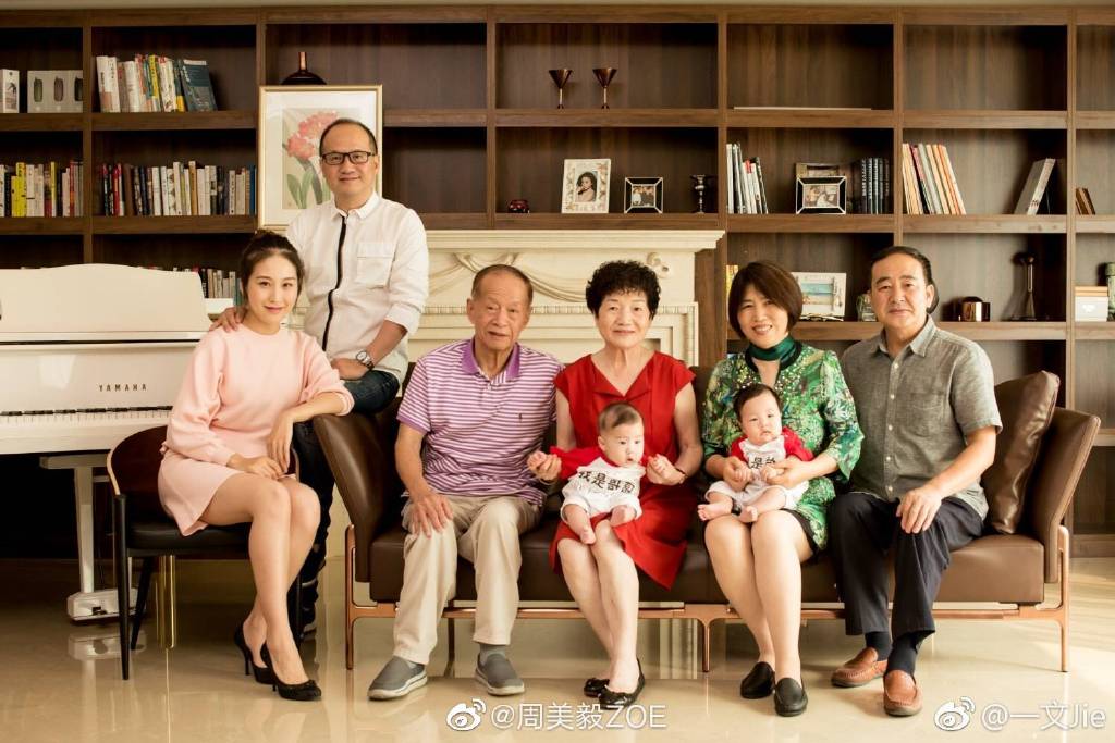 被周美毅控诉“骗婚夺子”，郑刚首发声怒斥：彻头彻尾圈套！