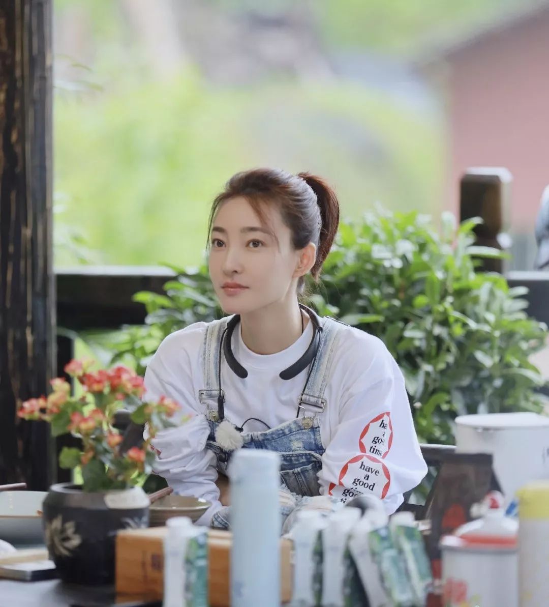 明星上综艺“花式卖货”的样子，真猴急！