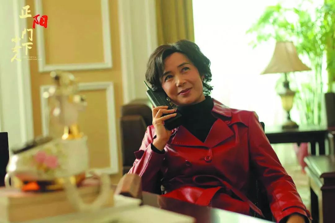 白玉兰奖倪大红蒋雯丽夺视帝视后 《都挺好》父子齐获奖