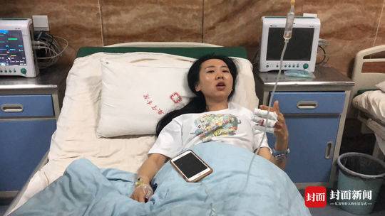 “员工不在，我来陪护他地震受伤的老母亲！”