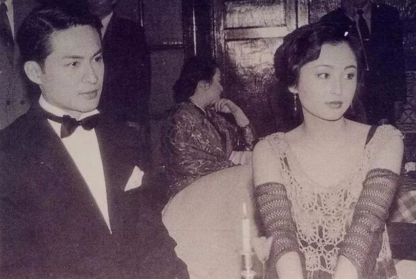 人生上半场，她持靓行凶；如今50岁，美人不败的岂止是颜值