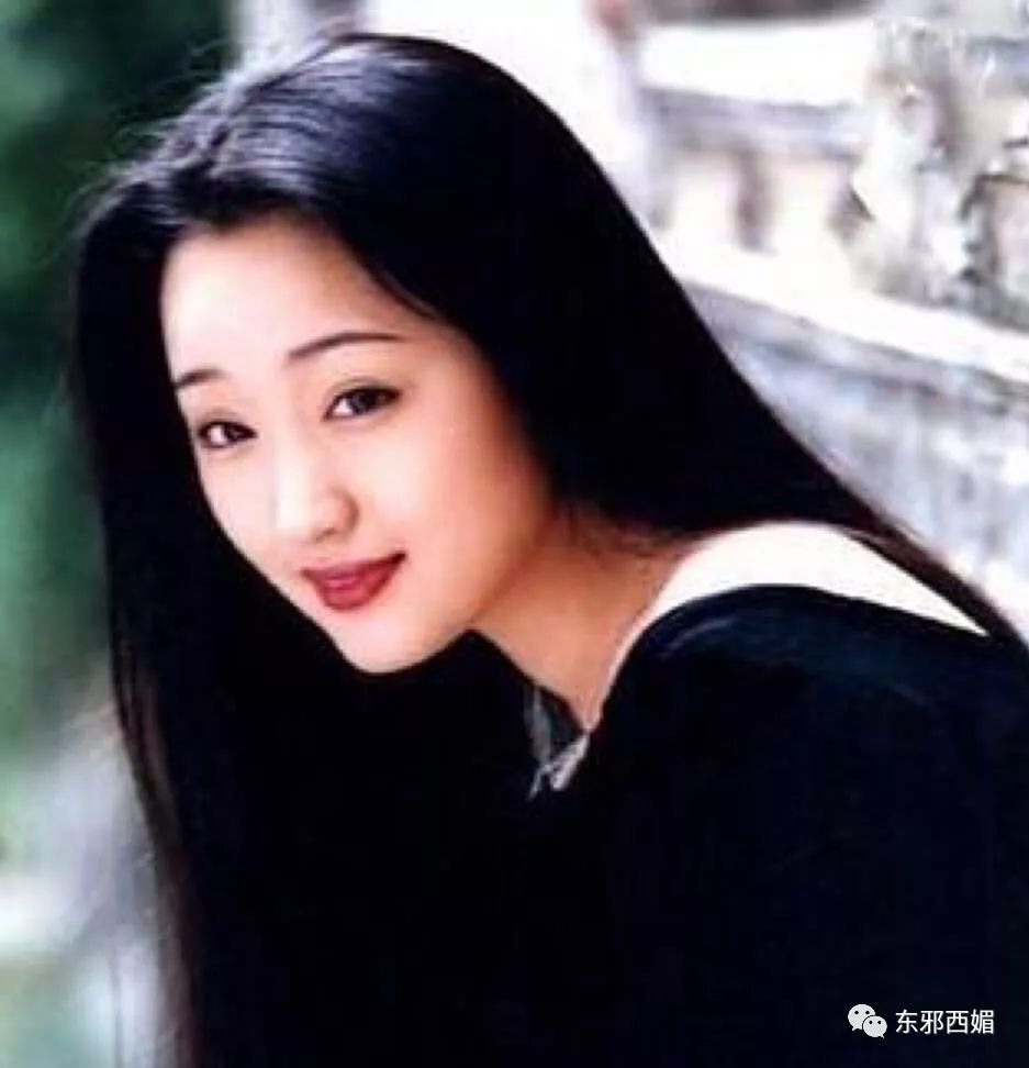 全中国中年男人的梦中情人也没抵住网红脸，变成这样了…