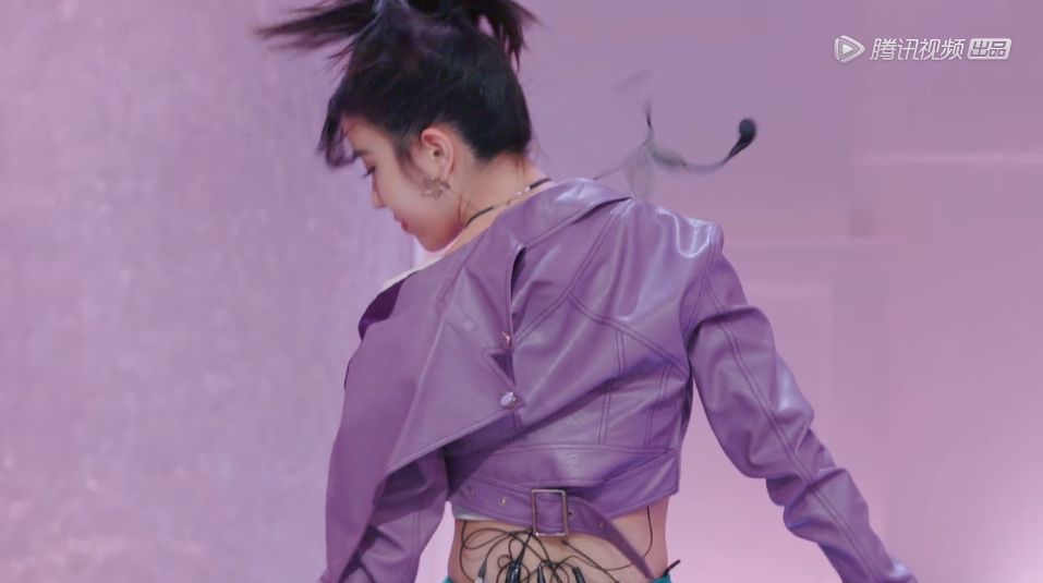 脸变了这么多轮，她们可算想到换条路子翻红了？