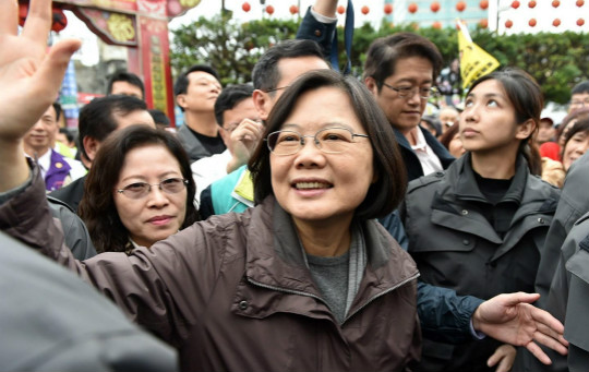 谈论蔡英文不应陷入性别的盲点|第一解读_凤凰