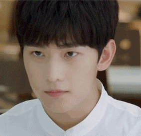 别被肖奈迷惑了,杨洋戏外其实是地主家的逗比傻儿子