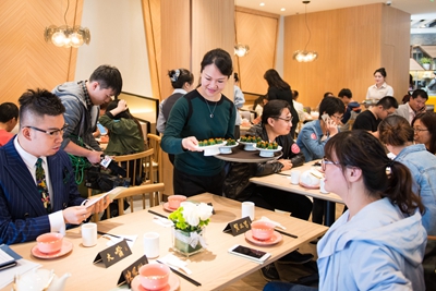 『欣叶小聚』盛大开业 当海上嘉年华遇见欣叶_凤凰青岛