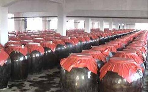 科普|白酒的贮存容器主要有哪几种?_凤凰酒业