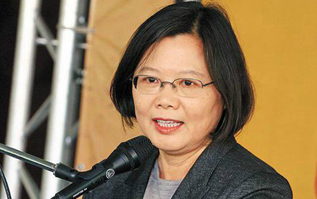 蔡英文就任前支持率暴跌至不足五成 评：有话没说