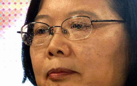 实拍蔡英文见美高官结巴 换英语称说汉语困难