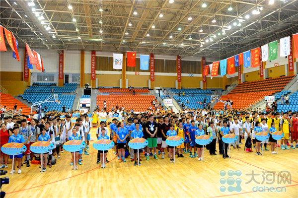 河南省第二十四届大学生篮球比赛开幕 54支队