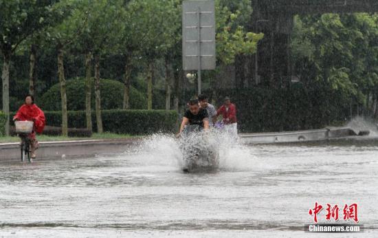 北方暴雨区域移至东北 强降雨已致6省75人死亡