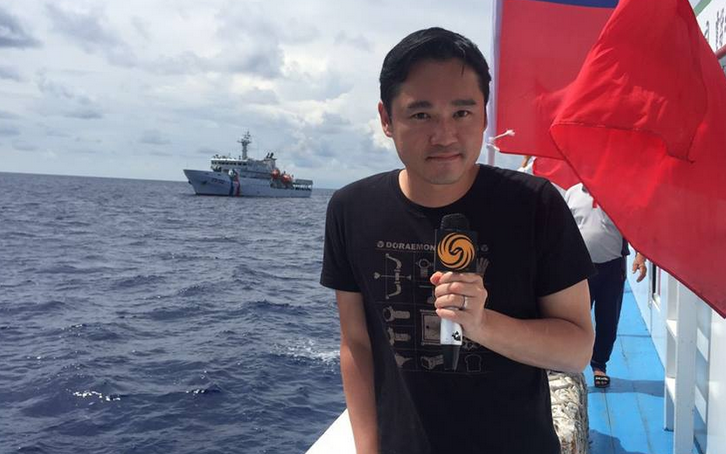 凤凰记者随船登太平岛遭攻击 蓝营立委：他们是合法的
