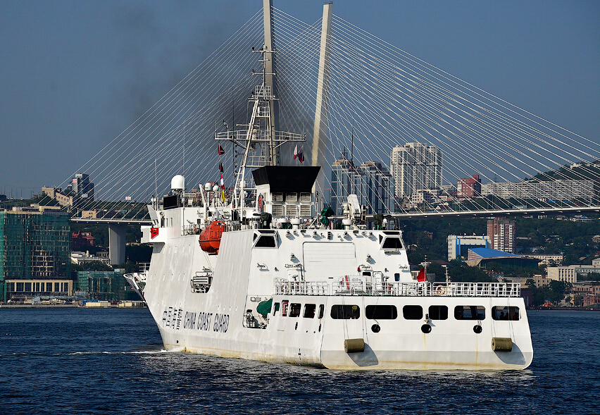 太平洋北部国家边防部门论坛于8月1日至6日在海参崴举行，中国海警应邀参加，在海参崴的中国海警展示出了一支充满勃勃生机队伍的实力。值得注意的是，共同编队的还有1艘日本海上保安厅的保安船，相比中国最新的海警船，无论在颜值还是实力上均显得逊色不少。