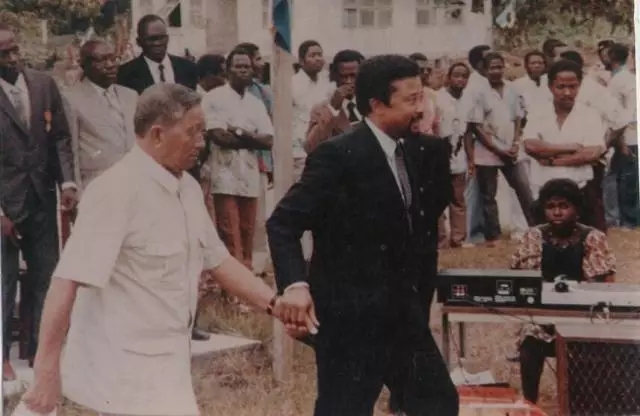 加蓬现任总统邦戈赢得选举连任 