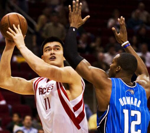 不吹不黑,巅峰期的姚明确实是NBA第一中锋