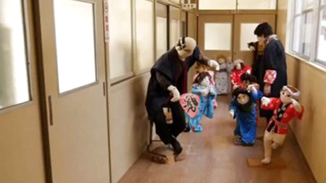 日本“鬼村”：女子为逝者制作数百真人尺寸玩偶_凤凰网视频_凤凰网