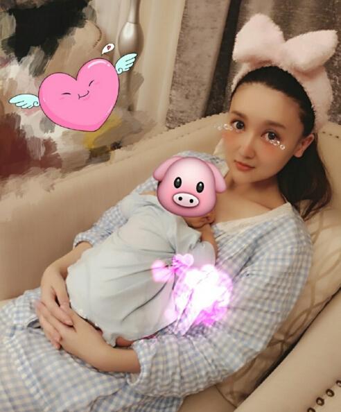 四个月宝宝怎么抱着喂奶 a5cf4e2f61614b7_size400_w1920_h1200.jpg