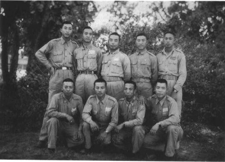 远征军驻印部队士兵1944年元旦在印度蓝姆伽军营合影。