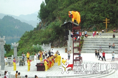 贵州200多年历史非遗 高台舞狮眼看后继无人