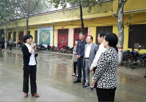 省政协副主席张亚忠在镇平县调研脱贫攻坚工作