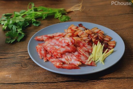 秋风起而食腊味 广式传统美食腊肉饭