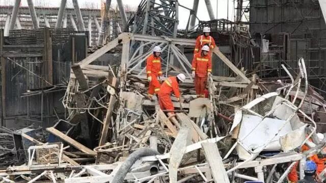 江西电厂施工平台倒塌 死亡人数上升至74人(图)