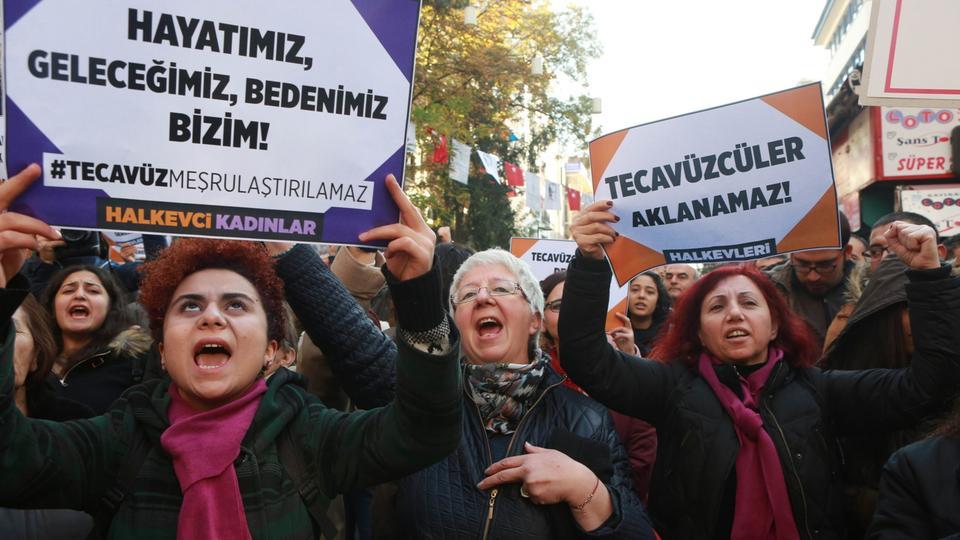 抗议成功！土耳其撤回“强奸幼女合法化”法律草案