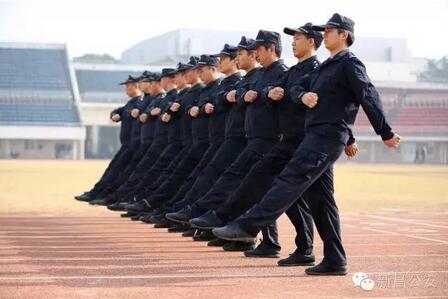 新昌警营训练 变身铁血战士_凤凰商业