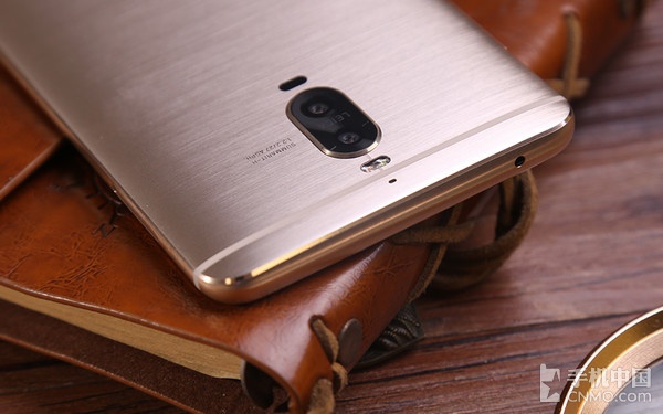 华为Mate9Pro评测:不止比Mate9多块双曲面屏