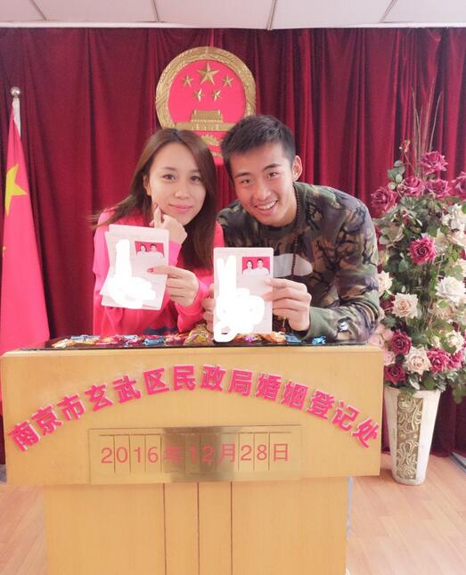 中国男网领军人结婚 妻子系羽毛球名将-手机凤凰网