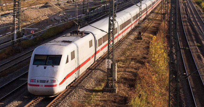 
德国公布未来概念列车：配有游戏机和健身房

