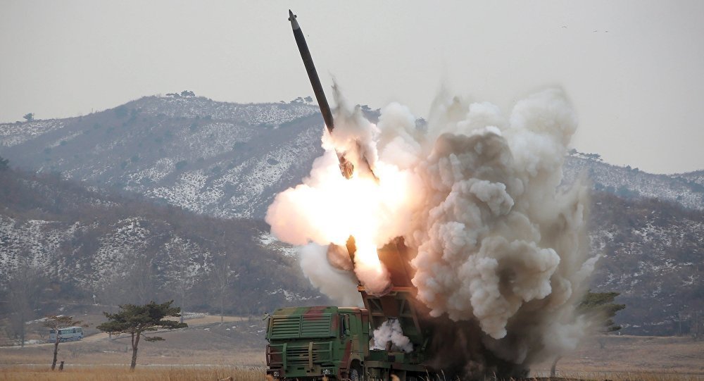 韩媒：朝鲜秀出两枚新型弹道导弹 向美释放信号