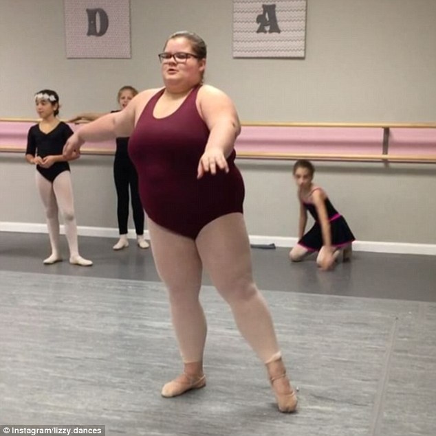 说出来你可能不信 这个胖姑娘跳起芭蕾美呆了！