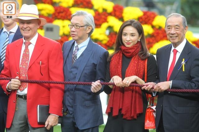 她是阔太也是不老港姐,49岁容貌似29岁(组图)